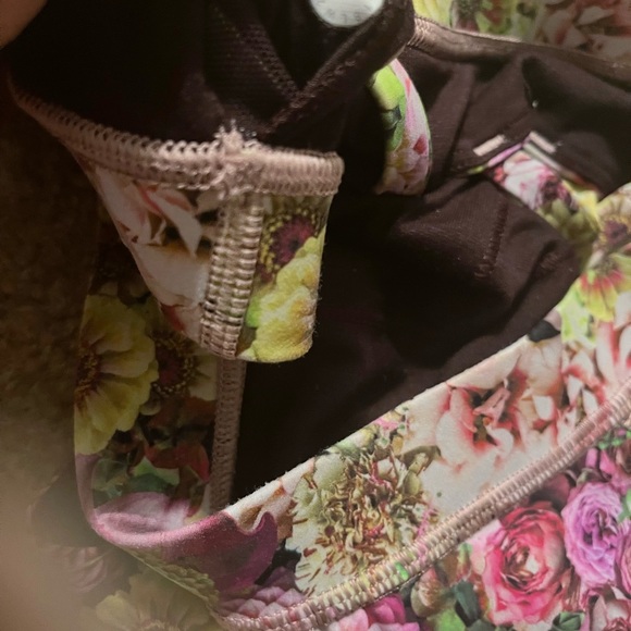 Lululemon energy bra limited edition - Picture 3 of 3